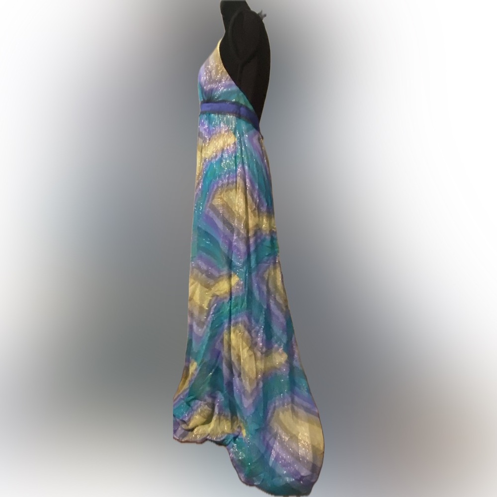 BCBG MaxAzria Printed Chiffon Halter Maxi Gown (8) - Picture 7 of 12